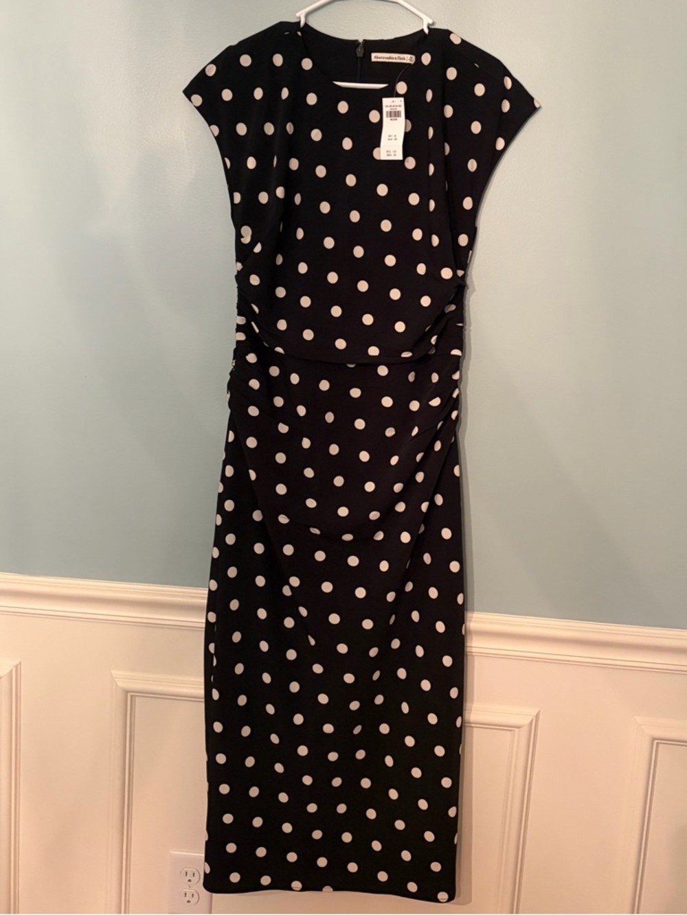 NWT Abercrombie & Fitch Size M, Black Polka Dot Midi Dress with Cap Sleeves